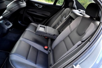 Volvo S60 III Sedan 2.0 T5 250KM 2019 4 SZTUKI W OFERCIE _ 250KM__R-DESIGN ___ MEGA WYPOSAŻENIE, zdjęcie 27