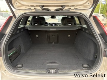 Volvo V60 II  Kombi Facelifting 2.0 B4 B 197KM 2025 Volvo V60 V60 B4B Ultra Dark Bowers&amp;Wilkins Panora, zdjęcie 28