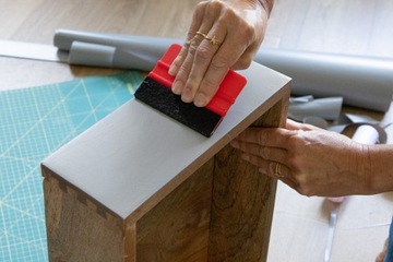 Самоклеящаяся пленка декоративная мебельный шпон МАТОВЫЙ СЕРЫЙ СРЕДНИЙ 45см