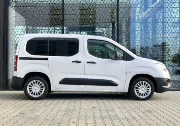 Toyota 2022 Toyota Proace City Verso PROACE CITY VERSO 1.5 D-4 Combi FV23 1 wlascic, zdjęcie 3