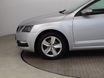 Skoda Octavia III Liftback Facelifting 2.0 TDI 150KM 2018 Skoda Octavia 2.0 TDI, Salon Polska, DSG, VAT 23%, zdjęcie 14