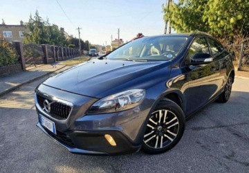 Volvo 2016 Volvo V40 Cross Country Volvo V40 Cross Country D2 Pro 2.0 Diesel 120KM