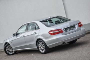 Mercedes Klasa E W212 Limuzyna 200 CGI BlueEFFICIENCY 184KM 2011 Mercedes-Benz Klasa E MERCEDES E200 184KM ELEGANCE 7G-TRONIK Xenon Navi Gw, zdjęcie 8