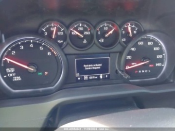 Chevrolet Silverado II 2023 Chevrolet Silverado 2023r., 4x4, 5.3L 5.3 Benzyna 355KM, zdjęcie 10