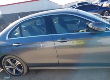Mercedes Klasa E W213 2018 Mercedes-Benz Klasa E 2018, 2.0L, od ubezpieczalni 2.0 Benzyna 241KM, zdjęcie 2