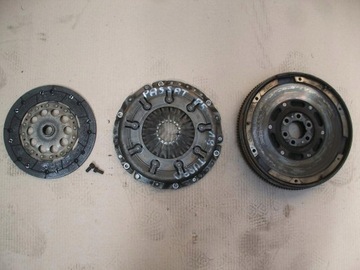 KOLO DWUMASOWE DOCISK VW PASSAT B5 1.8 20V