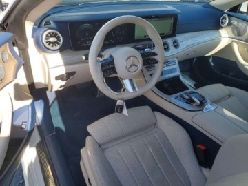 Mercedes Klasa E W214 2023 Mercedes-Benz Klasa E 450 2023 3.0 Benzyna 362KM, zdjęcie 8