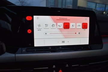 Volkswagen Golf VIII Variant 2.0 TDI 115KM 2022 Volkswagen Golf SalonPL 2.0TDI 115KM Life Pakiety Comfort LED ACC Digital, zdjęcie 17