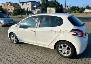 Peugeot 208 I Van 1.4 HDI 68KM 2013 Peugeot 208 Sprzedam Peugeot 208 Ekonomiczny i Wyposazony 1.4 Diesel, zdjęcie 3