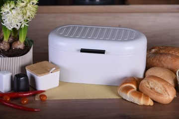 Хлебница, контейнер для хлеба из белого металла.