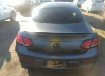 Mercedes Klasa C W205 2018 Mercedes-Benz Klasa C 2018, 4.0L, 63 AMG S, od ubezpieczalni 4.0 Benzyna, zdjęcie 4