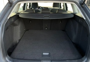 Volkswagen Golf VIII Variant 2.0 TDI 115KM 2023 Volkswagen Golf Salon Polska Parktronic Cyfrowe zegary Navi Tempomat a, zdjęcie 11