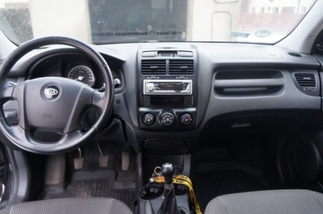 Kia Sportage II 2.0 i 16V 142KM 2005 Kia Sportage 2.0 benzyna 141 KM, zdjęcie 10