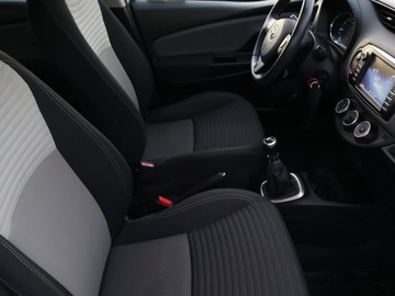 Toyota Yaris III Hatchback 5d Facelifting 2017 1.5 Dual VVT-iE 111KM 2018 Toyota Yaris 1.5 Dual VVT-i, Salon Polska, zdjęcie 8
