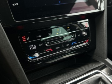 Volkswagen Passat B8 Variant Facelifting 2.0 TDI SCR 150KM 2023 Volkswagen Passat |Podgrzewana Kierownica| Masaż|, zdjęcie 26