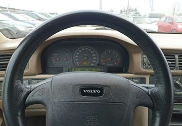 Volvo V70 I 2.4 i 20V 170KM 1999 Volvo V70 Volvo V70 2.4 Benzyna 170KM, zdjęcie 8