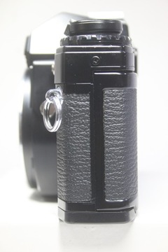 Пленочная зеркальная камера Olympus OM10 35 мм G.ZUIKO AUTO-W с объективом 28 мм F/3,5 MF