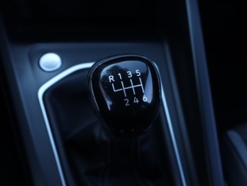 Volkswagen Golf VII Hatchback 5d Facelifting 1.5 TSI BMT 130KM 2020 VW Golf 1.5 eTSI, Salon Polska, Navi, Klima, zdjęcie 17