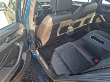 Volkswagen Passat B8 Variant Facelifting 2.0 TSI 190KM 2022 Volkswagen Passat 2.0 TSI 190KM DSG, LED Matrix, Harman Kardon, ACC Salon, zdjęcie 7