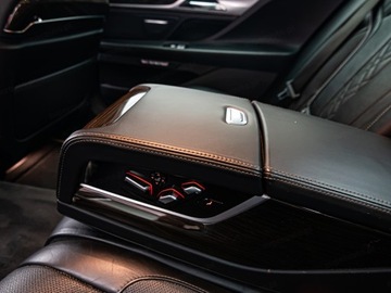 BMW Seria 7 G11-G12 Sedan 750i 450KM 2016 Od ręki - BMW Seria 7 750Li xDrive 450KM, zdjęcie 26