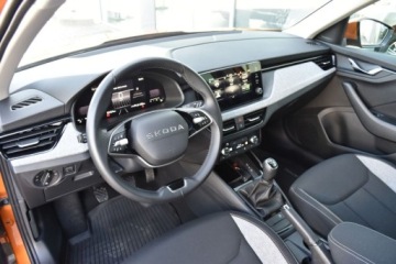 Skoda Kamiq Crossover Facelifting 1.0 TSI 115KM 2025 Skoda Kamiq SalonPL Selection Pomarancz PhoenixPakiet Winter Premium FV23, zdjęcie 8