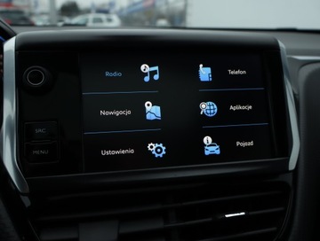 Peugeot 2008 I SUV Facelifting 1.2 PureTech 130KM 2018 Peugeot 2008 1.2 PureTech, Salon Polska, zdjęcie 11