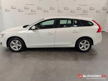 Volvo V60 I Kombi Facelifting 2.0 D3 DRIVE-E 150KM 2017 Volvo V60 I 2.0 D2 I rej. 02/2017, 150 KM, bezwypadkowy, zdjęcie 8