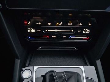Volkswagen Arteon Fastback Facelifting 2.0 TSI 190KM 2023 Volkswagen Arteon 2.0TSI 190KM R-Line DSG FV23 DCC skory Nappa Hak Pakiety, zdjęcie 26