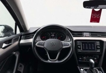 Volkswagen Passat B8 Variant Facelifting 2.0 TSI 190KM 2022 Volkswagen Passat LED Travel Assist Kamera ACC Salon Polska FVAT23, zdjęcie 16