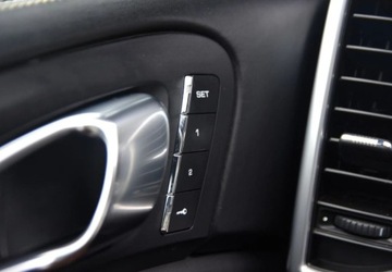 Porsche Cayenne II SUV Facelifting 3.0 E-Hybrid 416KM 2016 Porsche Cayenne Hybryda_Plug in _ Kamera _ Skory _ 3.0 Hybryda Plug-in, zdjęcie 28