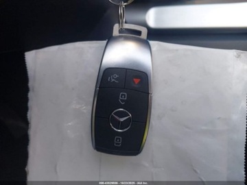 Mercedes GLB 2022 Mercedes-Benz GLB 2022 r., 2,0L 250 4MATIC 2.0 Benzyna 221KM, zdjęcie 11