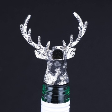 Бутылки виски с винным ликером Deer Head