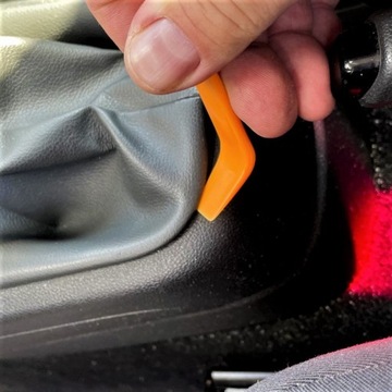 АВТОМОБИЛЬНЫЕ ЗАЖИМЫ, ШПИЛЬКИ ДЛЯ ОБИВКИ, 237 шт.