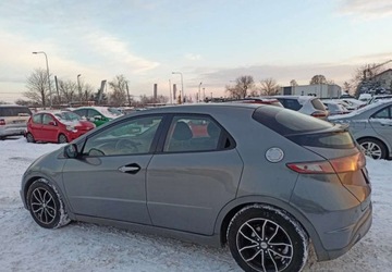 Honda Civic VIII Hatchback 3d 1.4 i-VTEC 100KM 2009 Honda Civic Honda Civic 1.3 Benzyna 100KM, zdjęcie 2