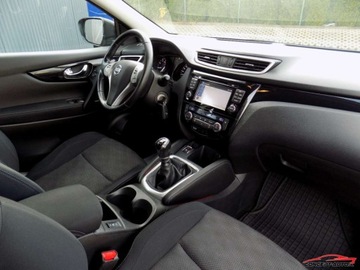 Nissan Qashqai II Crossover 1.2 DIG-T 115KM 2014 Nissan Qashqai Navi Kamera LineAssist Parkdistance 1.2 Benzyna 116KM, zdjęcie 17