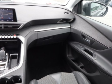 Peugeot 5008 II Crossover 1.2 PureTech 130KM 2019 Peugeot 5008 PureTech 130, Salon Polska, zdjęcie 7