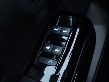 Citroen C3 III Hatchback Facelifting 1.2 PureTech 110KM 2022 Citroen C3 1.2 PureTech, Salon Polska, Serwis ASO, zdjęcie 21