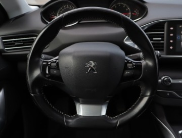 Peugeot 308 II SW 1.2 PureTech 130KM 2017 Peugeot 308 1.2 PureTech, Navi, Klima, zdjęcie 15