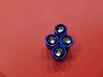 Wentyle nakrętki do BMW M kolor Blue