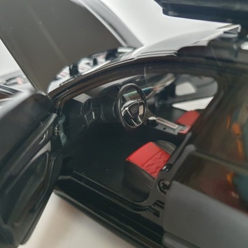 модель Audi RS6 C8 1:24 (длина 20см!) открывающиеся двери светодиодный металлический звук