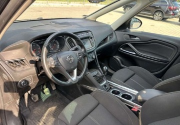 Opel Zafira C Tourer Facelifting 2.0 diesel 170KM 2017 Opel Zafira 2.0CDTi 170KM 2017r. 7-os. auto zarejestrowane i ubezpieczone, zdjęcie 9