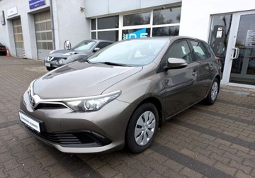 Toyota Auris II Hatchback 5d Facelifting 1.6 Valvematic 132KM 2016 Toyota Auris 1,6 16V 132kM Klimatronik,Opony zimowe,Salon Polska 1.6 132KM, zdjęcie 2
