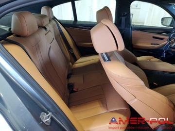 BMW Seria 5 G30-G31 2018 BMW Seria 5 _G30_530IX_xDrive_3.0 L_335 km_2018r_M Pakiet 3.0 Benzyna 335KM, zdjęcie 8