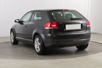 Audi A3 8P Hatchback 3d 1.9 TDI 105KM 2004 Audi A3 1.9 TDI, Klima, Klimatronic,ALU, El. szyby, zdjęcie 3