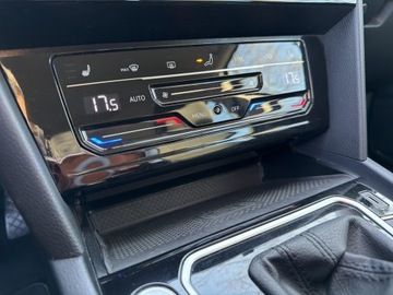 Volkswagen Passat B8 Variant Facelifting 2.0 TDI SCR 150KM 2022 Volkswagen Passat Business 2.0 TDI / 150 KM DSG Er, zdjęcie 31