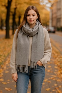 Теплый женский шаль