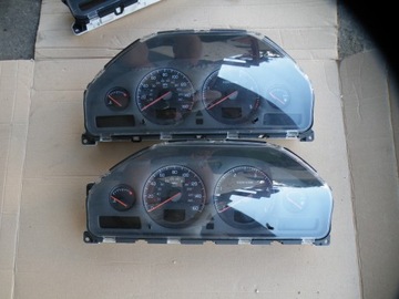 VOLVO S60 S80 V70 2.4 D5 LICZNIK Zegary UK 8637997