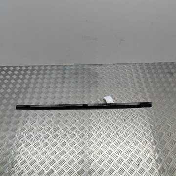 BMW 7 G11 G12 2017 PŘEDNÍ STRANA PRAVÁ LIŠTA DVEŘE