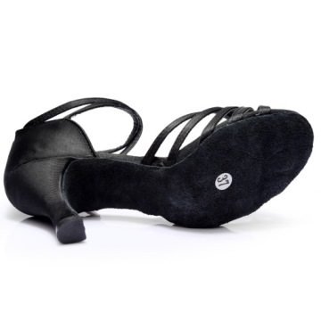 ДЕТСКАЯ ТАНЦЕВАЛЬНАЯ ОБУВЬ ДЛЯ САЛЬСЫ В ЛАТИНО 7 СМ 35