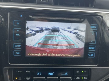 Toyota Auris II Hatchback 5d Facelifting 1.8 Hybrid 136KM 2015 Toyota Auris Hybryda Klimatronik Podgrzewanie, zdjęcie 8